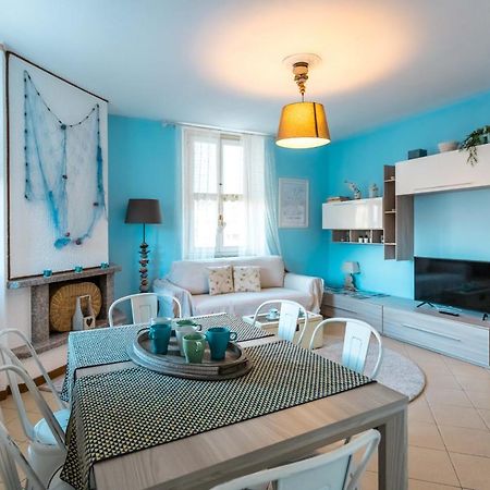 Porto Azzurro Apartment Варенна Экстерьер фото