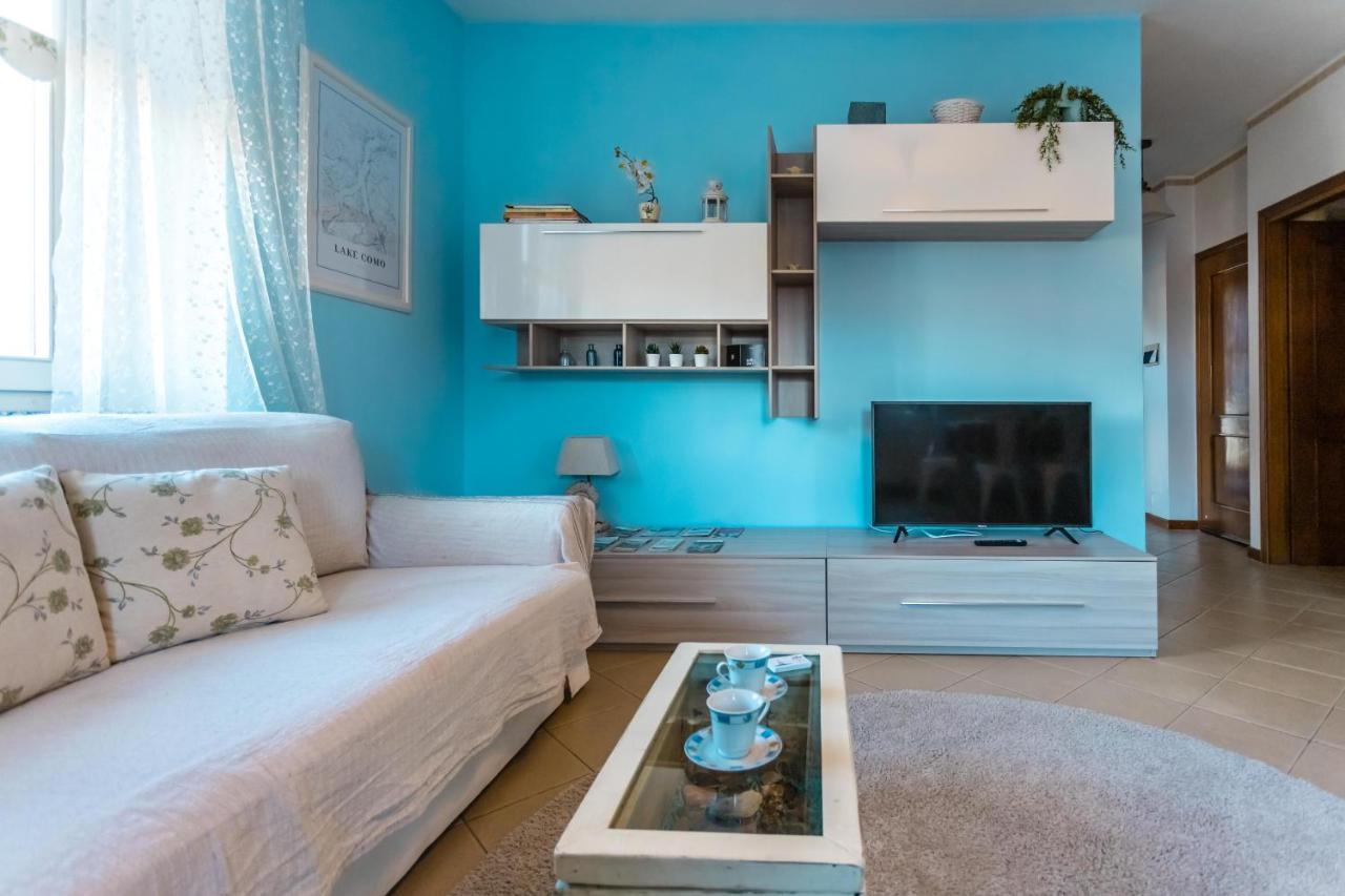 Porto Azzurro Apartment Варенна Экстерьер фото